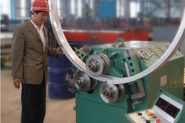 還不了解型材彎曲機(jī)的彎曲操作注意事項(xiàng)，不要錯過！